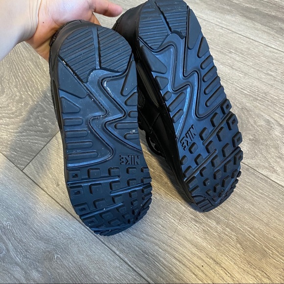 Air Max 90 Essential Low-Top Sneakers - Picture 5 of 7